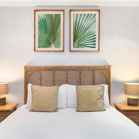 Hamptons Meets Hervey Bay In Upmarket Resort - Ocean Views-2