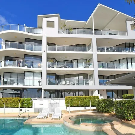 Luxurious Beachfront Apartment-3