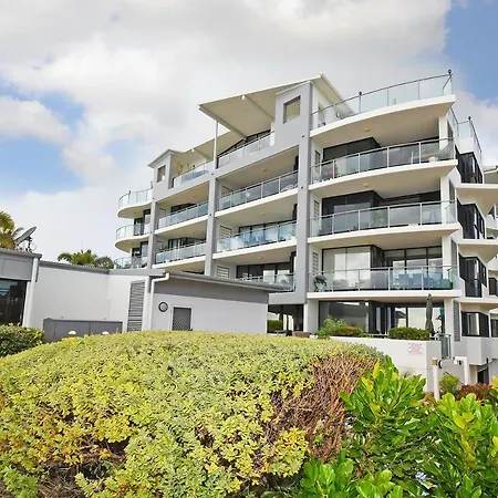 Luxurious Beachfront Apartment-2