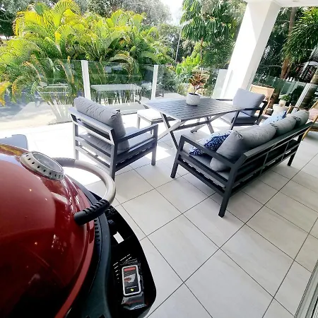 Rosalynda- Luxury Beachfront 3 Bedroom Townhouse-2