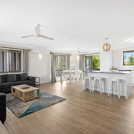 Spacious 3-Bed Home With Balcony In Hervey Bay-2