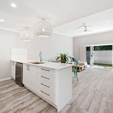 'Esplanade Escape' A Fresh Coastal Family Hideaway-3