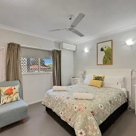 Villa Venezia Apt 3 - Spacious Hervey Bay Esplanade Apartment-2