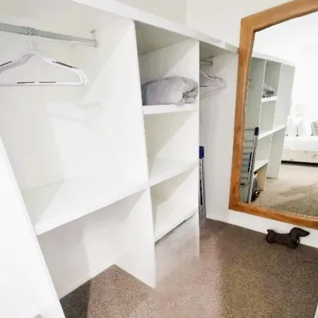 Stunning 2 Bedroom 2 Bathroom Beachfront Apartment Close To Everything!-3