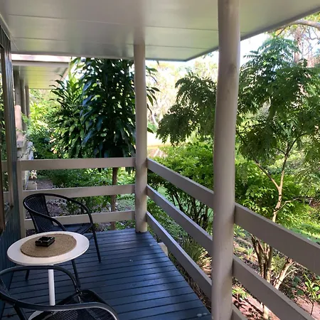 Turtle Cove Lake Front Cabin 300M To Beach-3