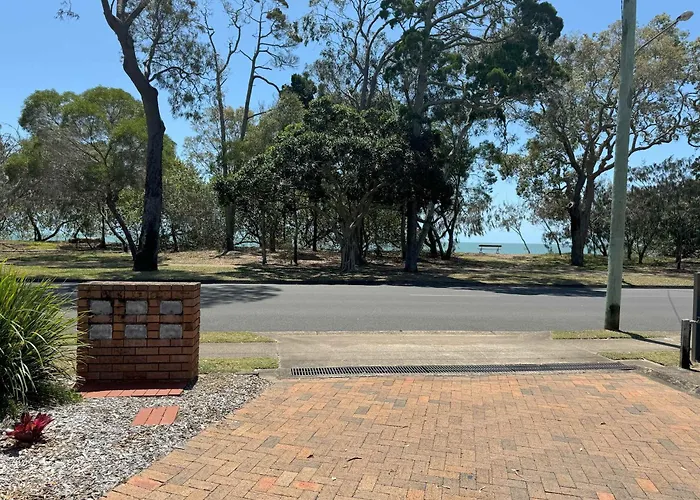 Townhouse On The Esplanade Apartment Hervey Bay