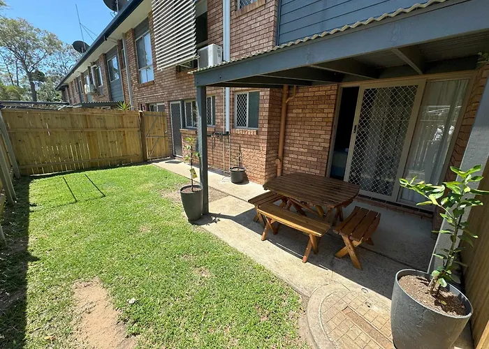 Townhouse On The Esplanade Apartment Hervey Bay