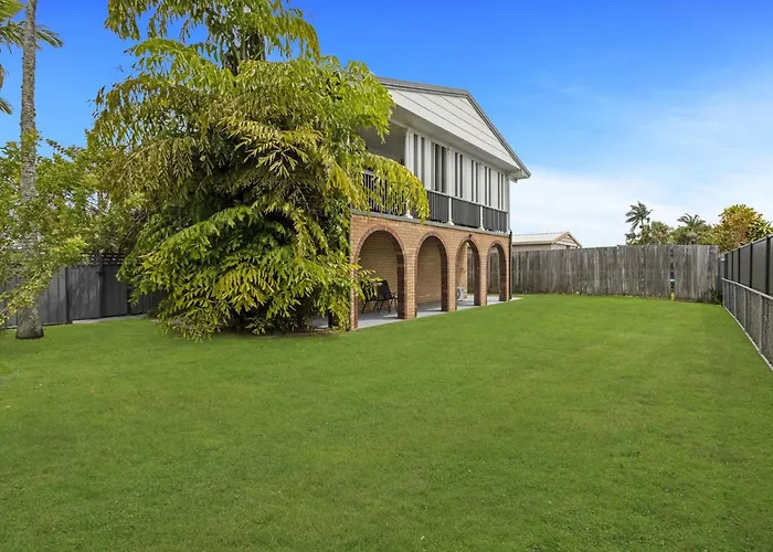 Spacious 3-Bed Home With Balcony In Hervey Bay
