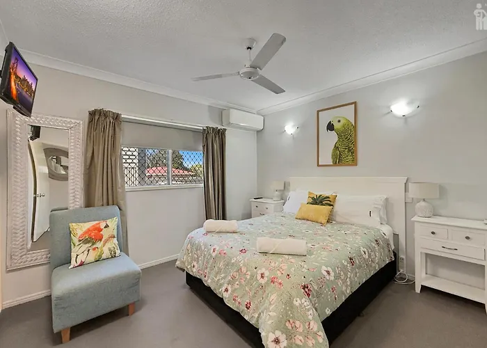 Villa Venezia Apt 3 - Spacious Hervey Bay Esplanade Apartment